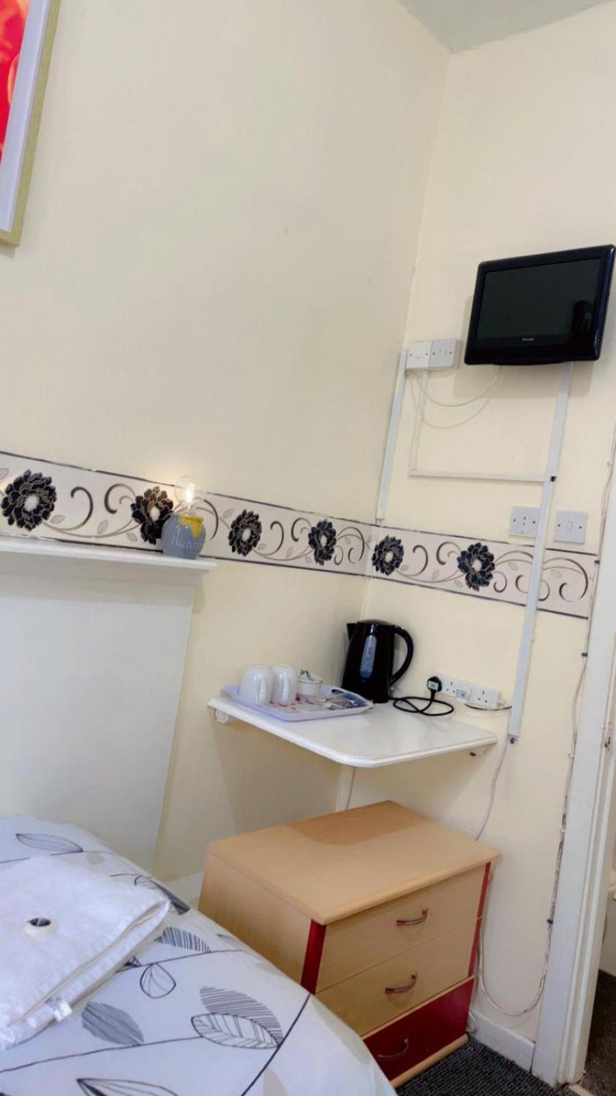 Deluxe Double Room Shower,1742745146:JPEG